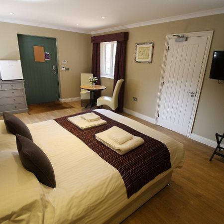 The Sun Inn Swindon Habitación foto